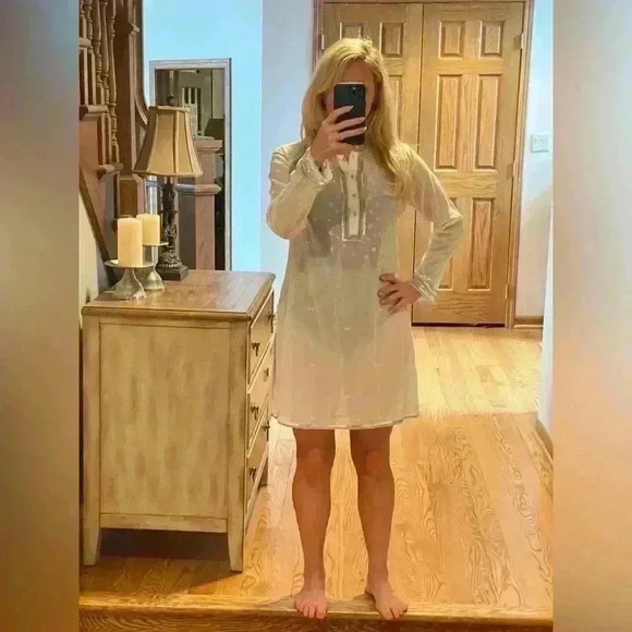 Juliet Dunn White Embroidered 3/4 Sleeves Delicate Tunic Shirt Sz 2 US 6/8. - Picture 13 of 14